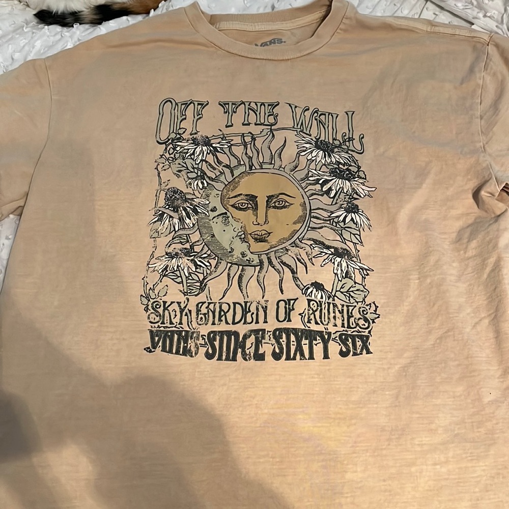 Super cute vans tee!